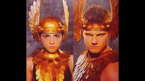 Chariot costumes .